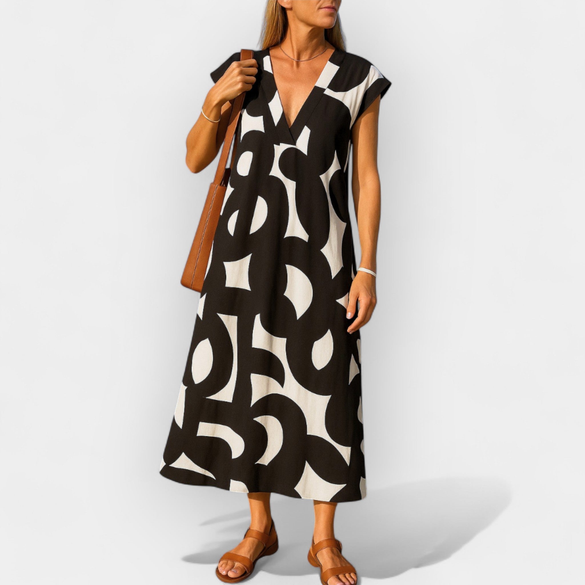 Thandiwe – Light V-Neck Dress