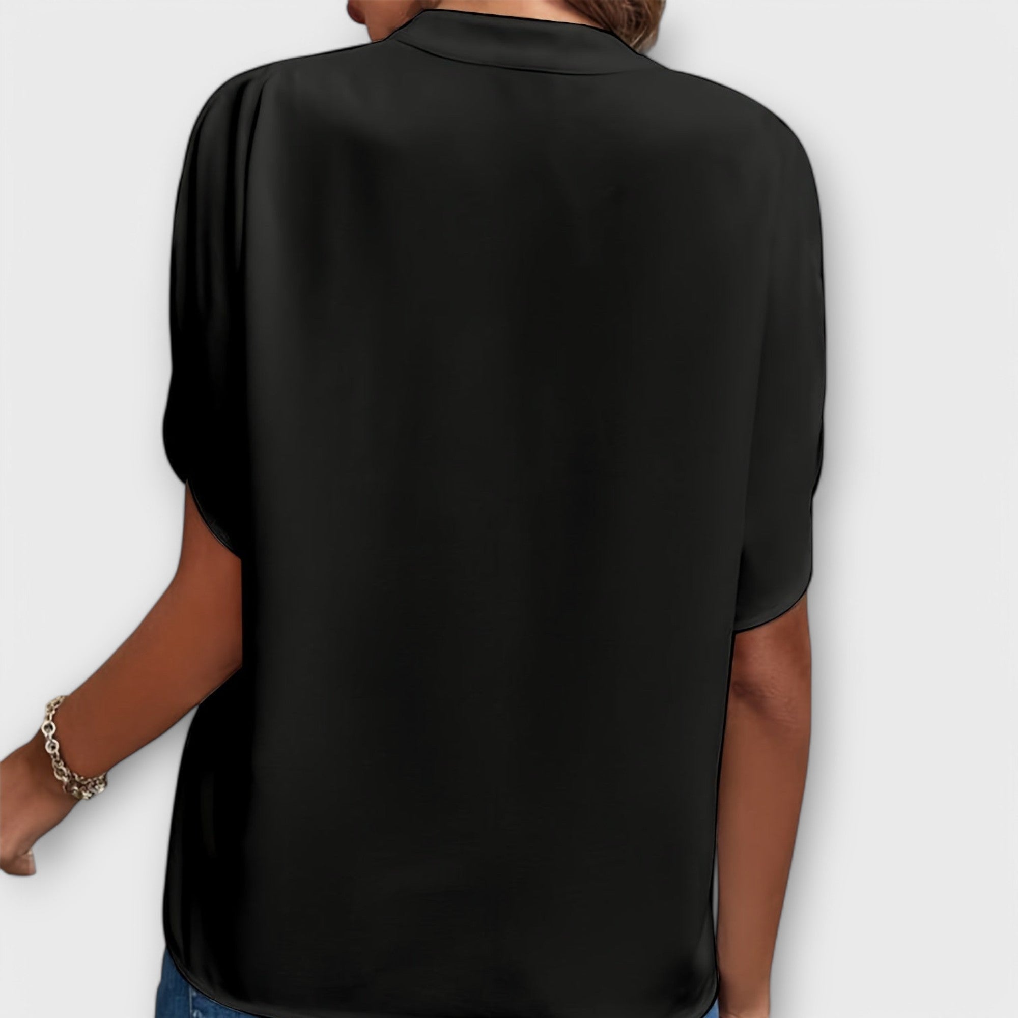 Vivi – Elegant Lightweight Women’s Shirt