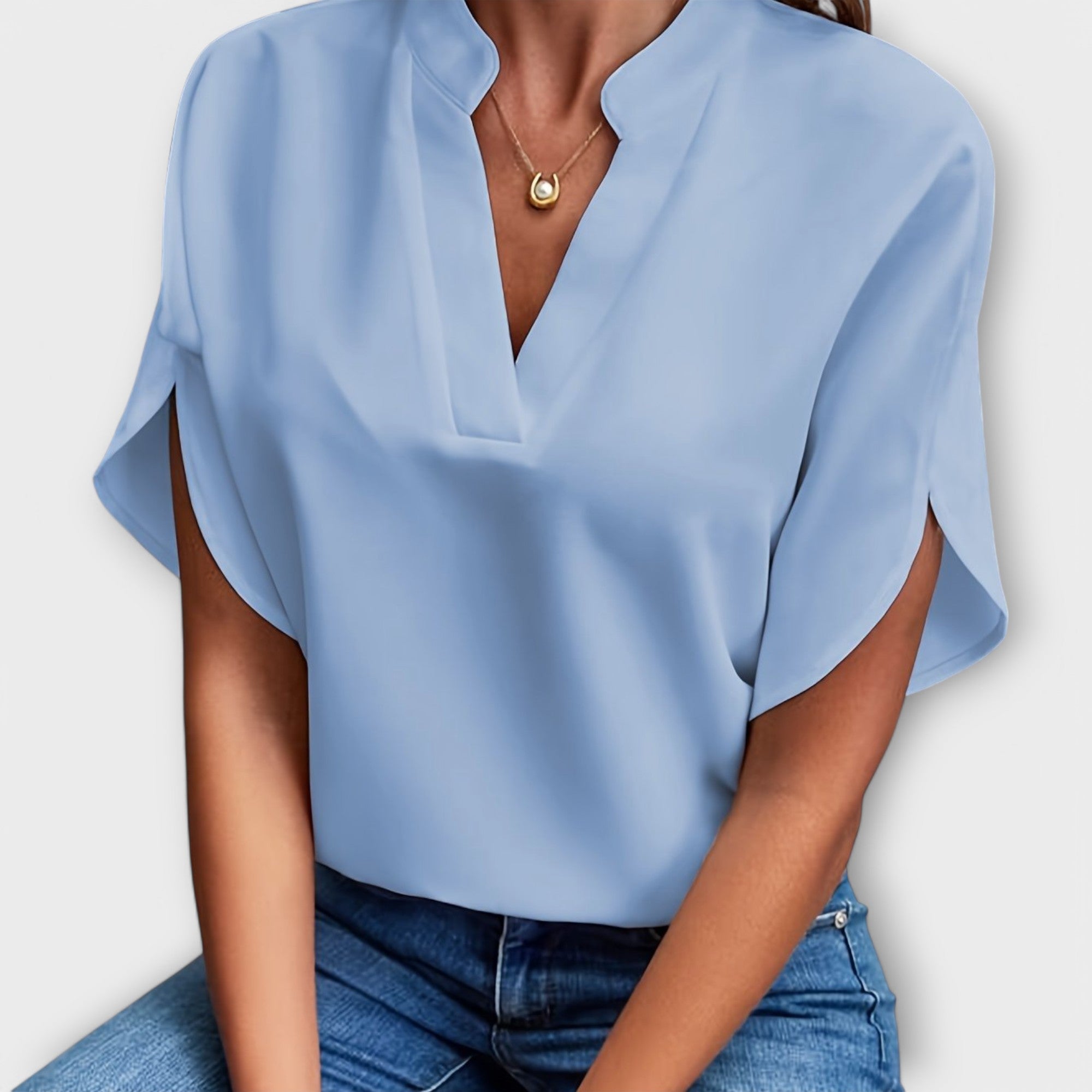 Vivi – Elegant Lightweight Women’s Shirt